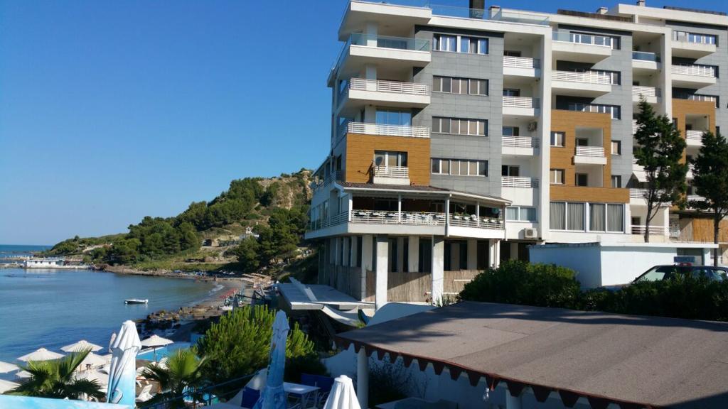 Laura'S Home Дуррес Екстер'єр фото