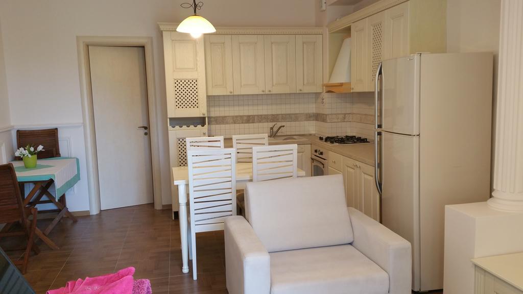 Laura'S Home Дуррес Екстер'єр фото